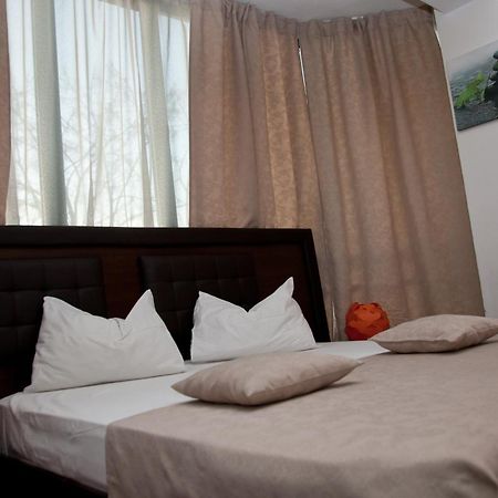 Hotel Metropol Piteşti Zimmer foto