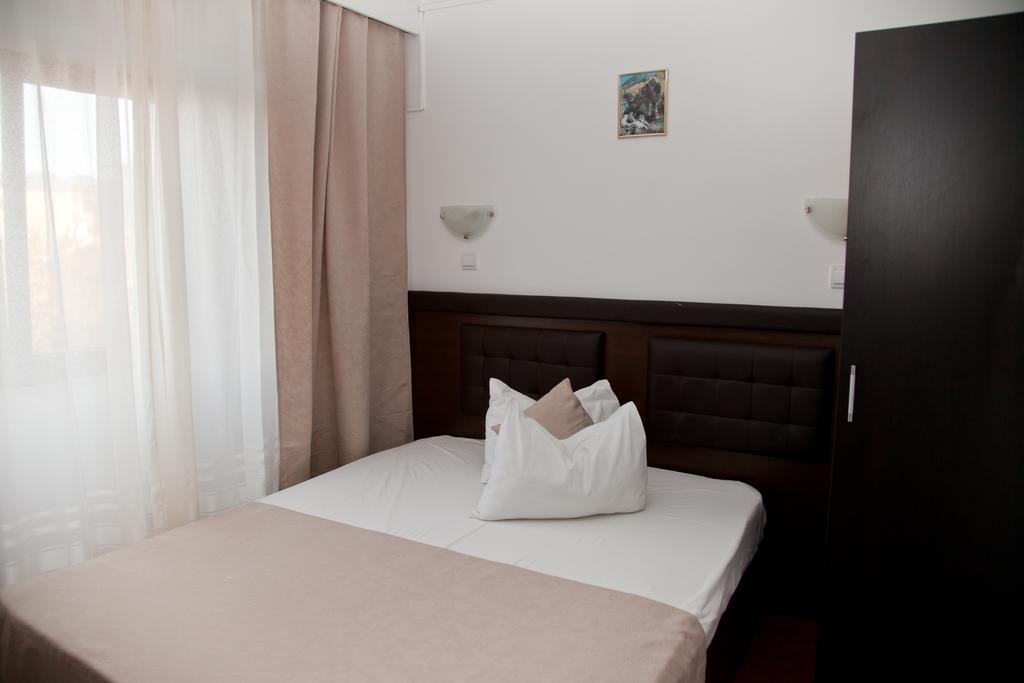 Hotel Metropol Piteşti Zimmer foto
